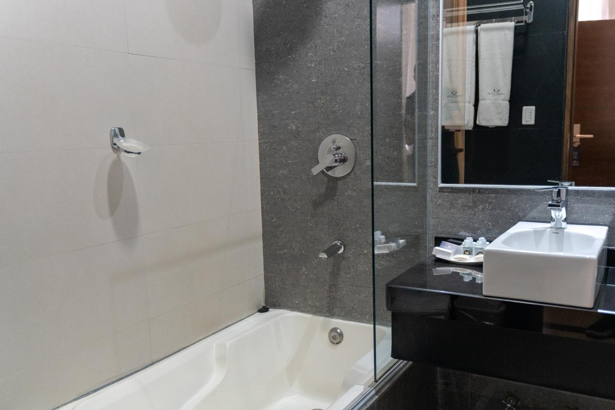 Camino Plaza Hotell Cochabamba Eksteriør bilde